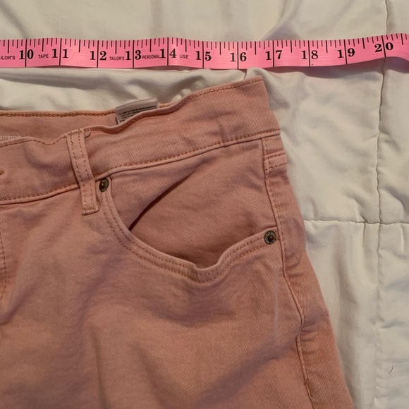 Dusty rose color Old Navy jeans - Picture 5 of 7